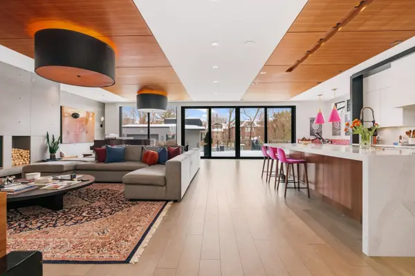 85 Glengrove AVE W, Toronto C04, ON M4R 1N8