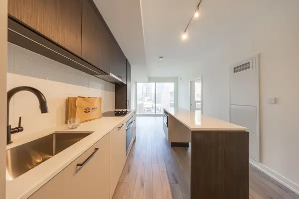 89 Church ST #707, Toronto C08, ON M5C 0B7