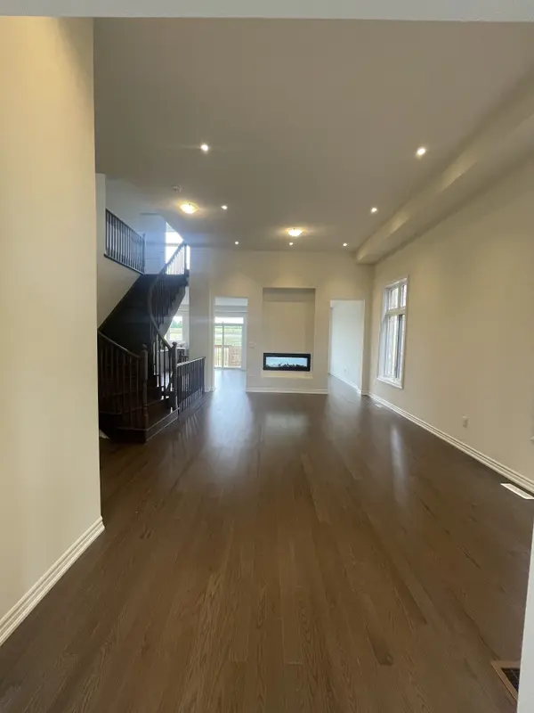 913 Rexton DR, Oshawa, ON L1L 0V1