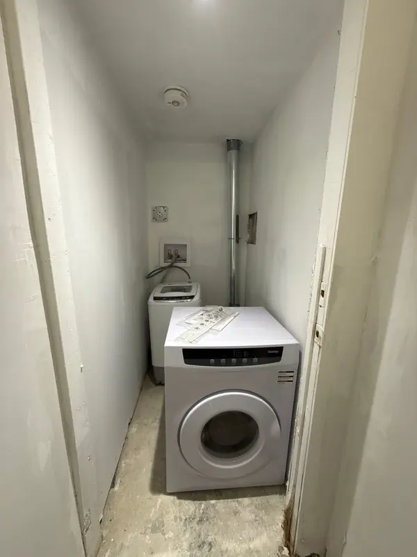 957 Glen ST #Lower, Oshawa, ON L1J 3T9