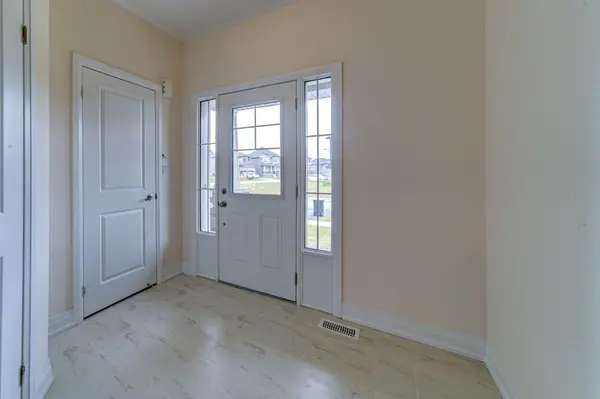 194 Rosanne CIR, Wasaga Beach, ON L9Z 0N3