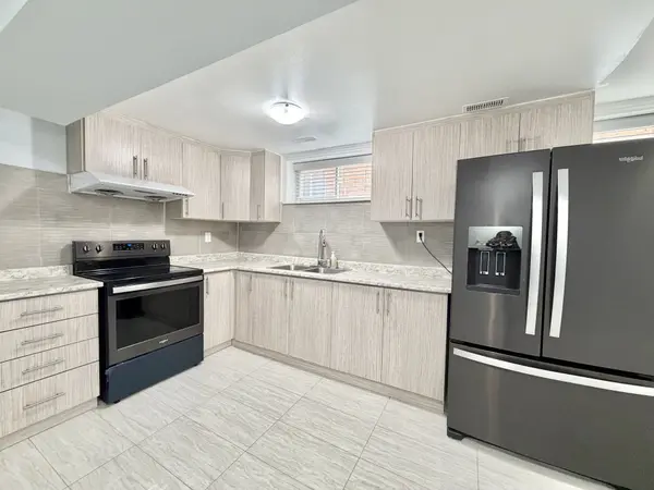 72 Dantek CRES #Main Floor, Brampton, ON L6V 3T4