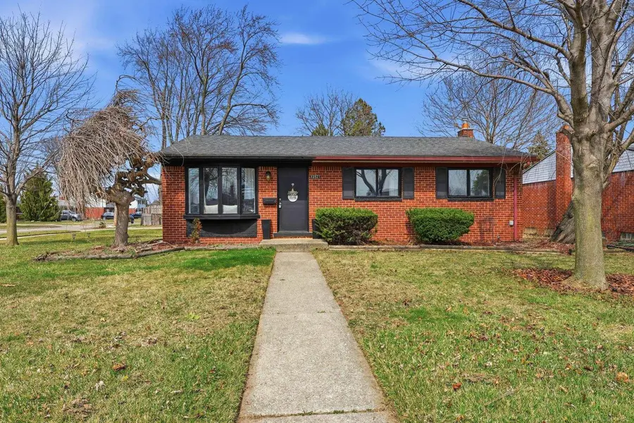 12821 Whitfield DR, Sterling Heights, MI 48312