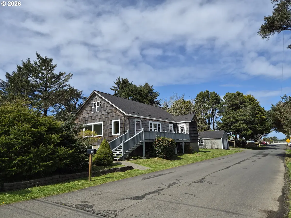1115 SW HARBOR AVE, Lincoln City, OR 97367