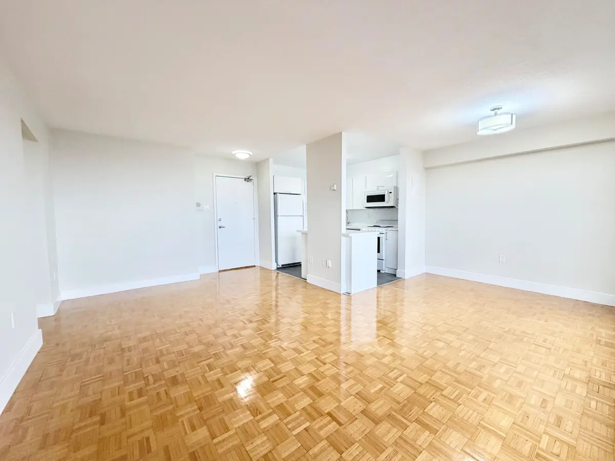 666 Spadina AVE #2003, Toronto C01, ON M5S 2H8