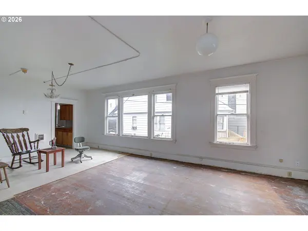 1012 W 12TH ST, Vancouver, WA 98660