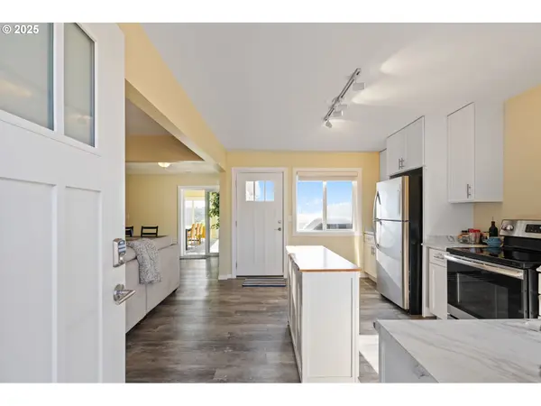 259 S PACIFIC ST, Rockaway Beach, OR 97136