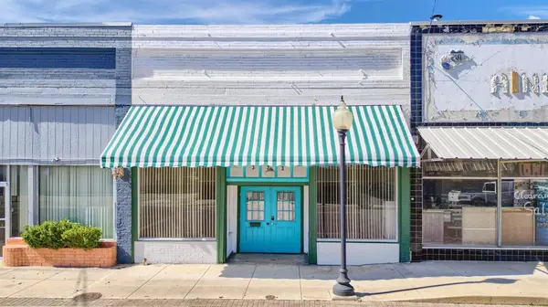 323 N Commerce Street,  Gainesville,  TX 76240