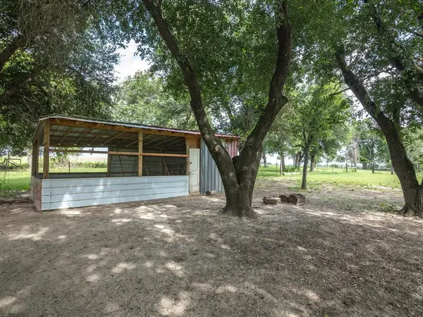 14889 N State Highway 19, Palestine, TX 75803