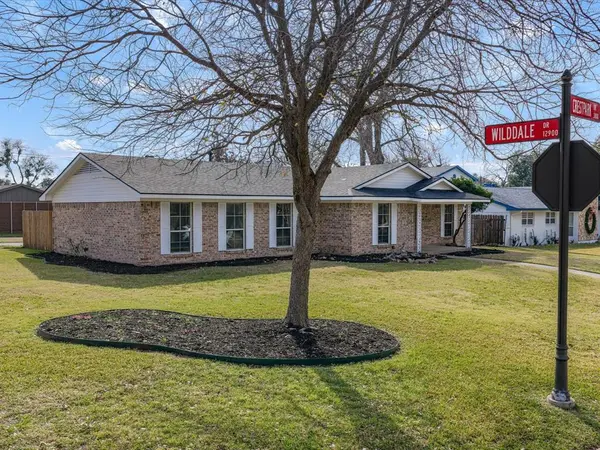 3838 Crestpark Drive, Farmers Branch, TX 75244