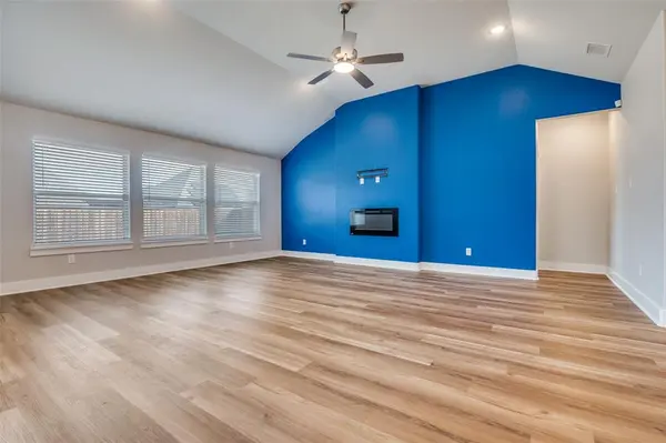 237 Four Roses Drive, Waxahachie, TX 75165