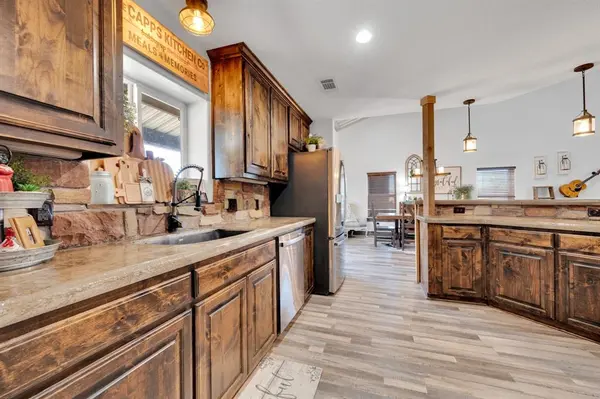 9834 County Road 305, Grandview, TX 76050