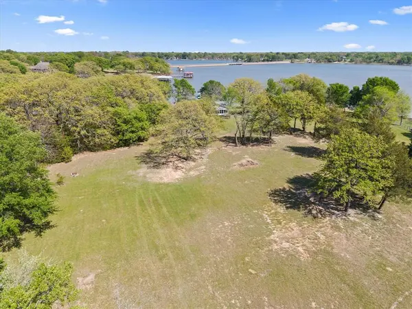 2776 Waters Edge, Quinlan, TX 75474