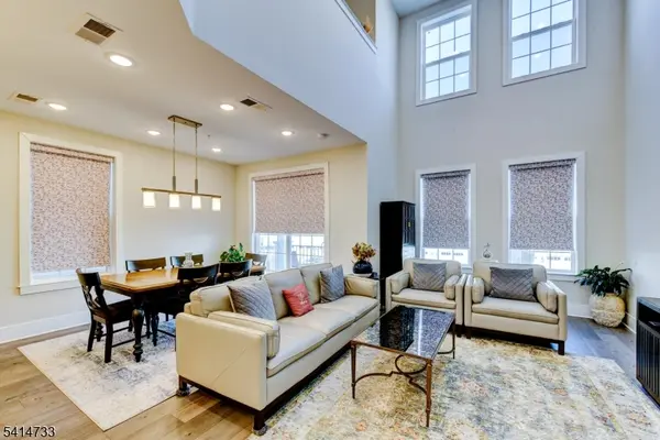 736 Station Rd, Dunellen Boro, NJ 08812