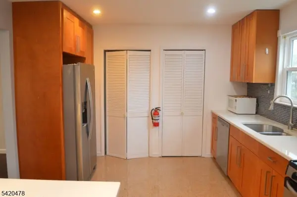 28 Joseph Dr, East Hanover Twp., NJ 07936