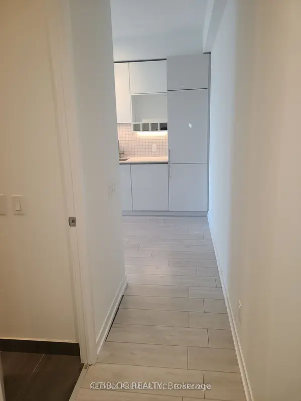 950 Portage Pkwy #5010, Vaughan, ON L4K 0J7