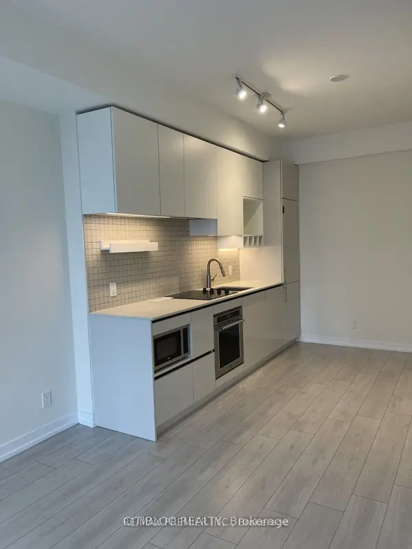 950 Portage Pkwy #5010, Vaughan, ON L4K 0J7