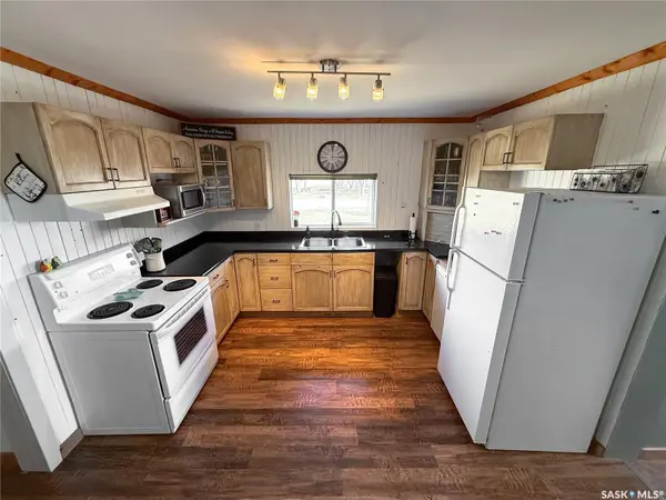 103 1st STREET E, Frontier, SK S0N 0W0