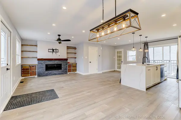 84 Foch AVE #1, Toronto W06, ON M8W 3X6