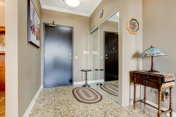 1 Belvedere CT #1202, Brampton, ON L6V 4M6