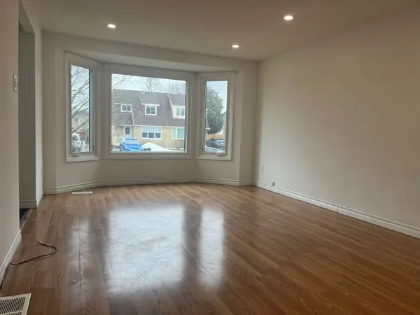123 Greendale CRES, Kitchener, ON N2A 2R5