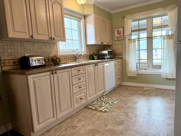 5 Susan CT, Kawartha Lakes, ON K9H 4H1