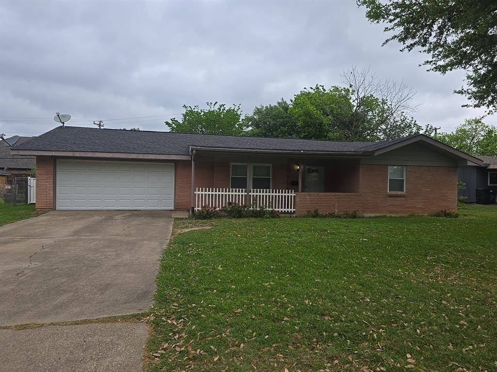 411 E Alexander Lane, Euless, TX 76040