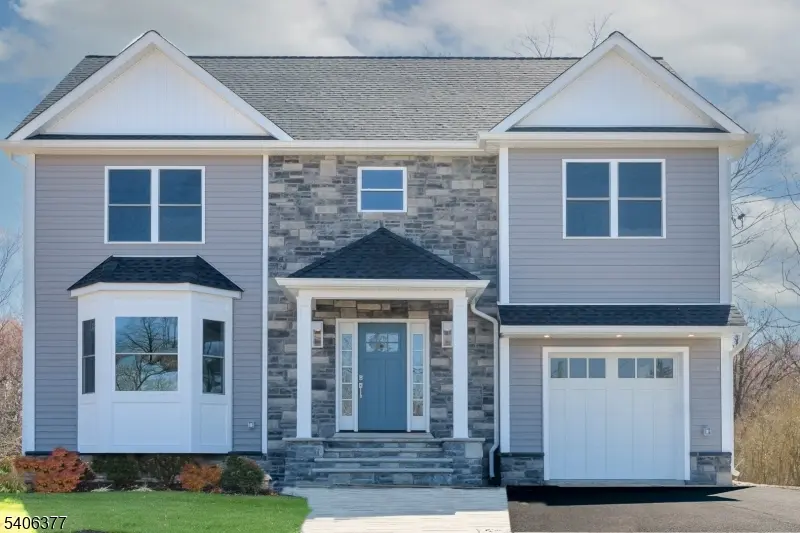 142 PASSAIC AVE, Roseland Boro, NJ 07068