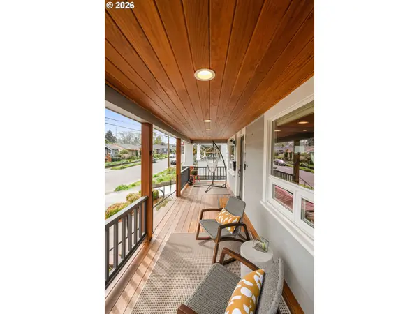 3645 SE CENTER ST, Portland, OR 97202