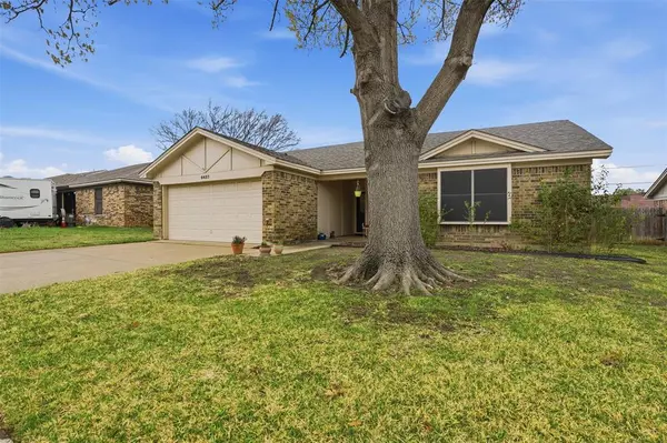 6437 High Lawn Terrace, Watauga, TX 76148