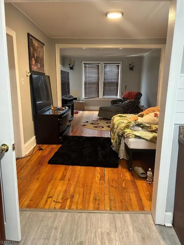 491 Norwood St, East Orange City, NJ 07018