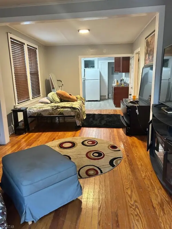 491 Norwood St, East Orange City, NJ 07018