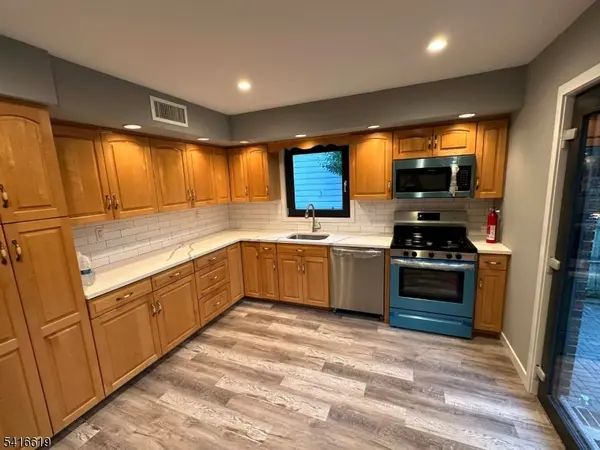 80 Koster St, Wallington Boro, NJ 07057