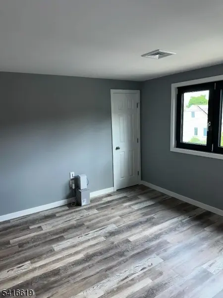 80 Koster St, Wallington Boro, NJ 07057