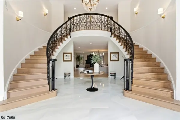 9 Condit Rd, Mountain Lakes Boro, NJ 07046