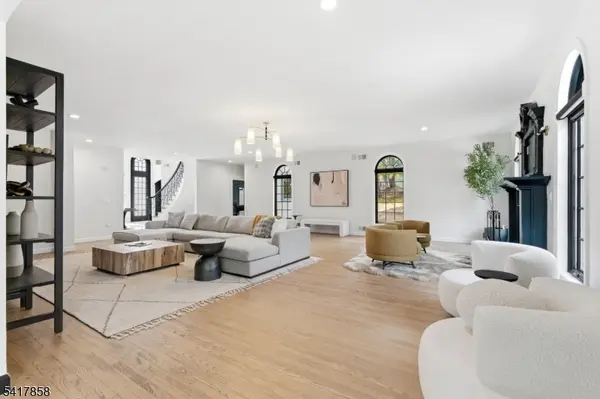 9 Condit Rd, Mountain Lakes Boro, NJ 07046