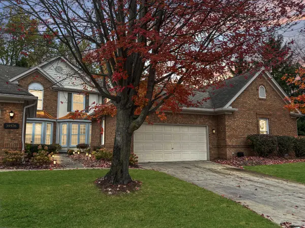 39574 Village Run DR, Northville Twp, MI 48168
