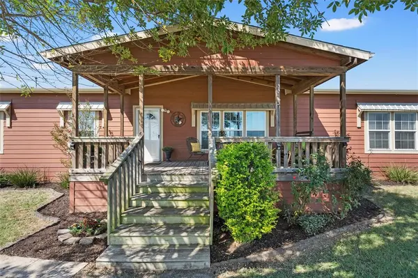 3449 Bluhm Road, West, TX 76691