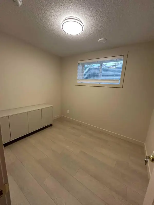 1378 148 AVE NW, Calgary, AB T3P 1T9