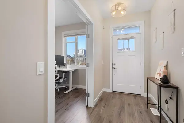 227 148 AVE NW, Calgary, AB T3P 1N1