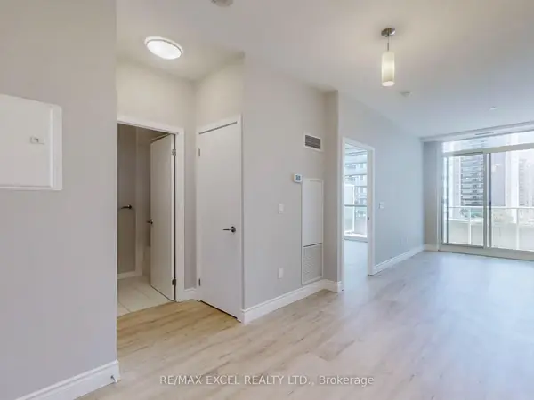 52 FOREST MANOR RD #611, Toronto C15, ON M2J 0E2