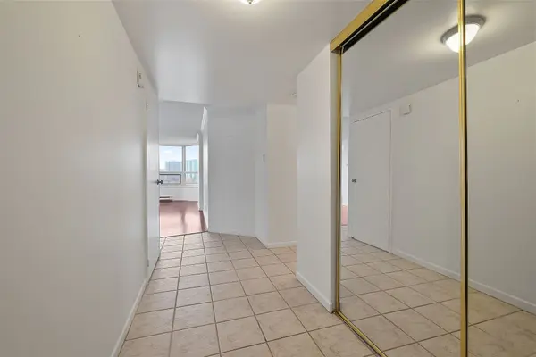 1500 Riverside DR #807, Alta Vista And Area, ON K1G 4J4