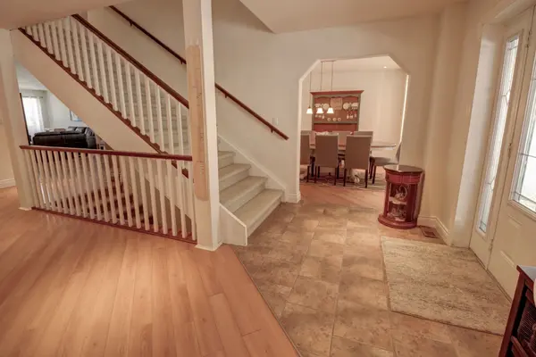 317 Falcon RD, Huntsville, ON P1H 1N3