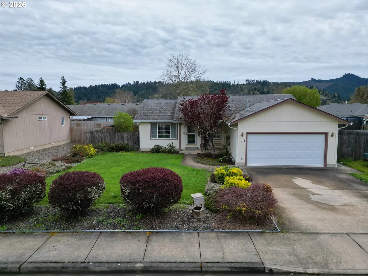 1216 E THIRD AVE, Sutherlin, OR 97479