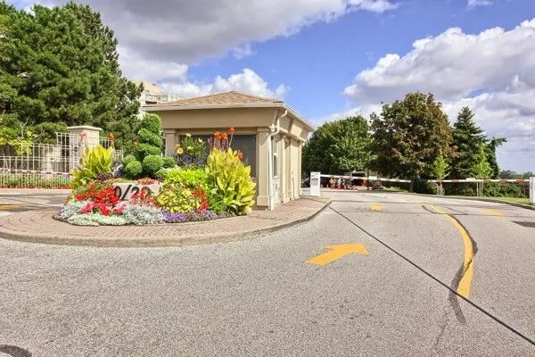 20 Guildwood Pkwy #1402, Toronto E08, ON M1E 5B6