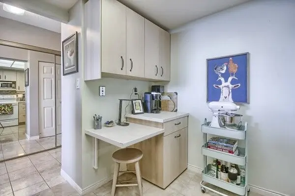 20 Guildwood Pkwy #1402, Toronto E08, ON M1E 5B6