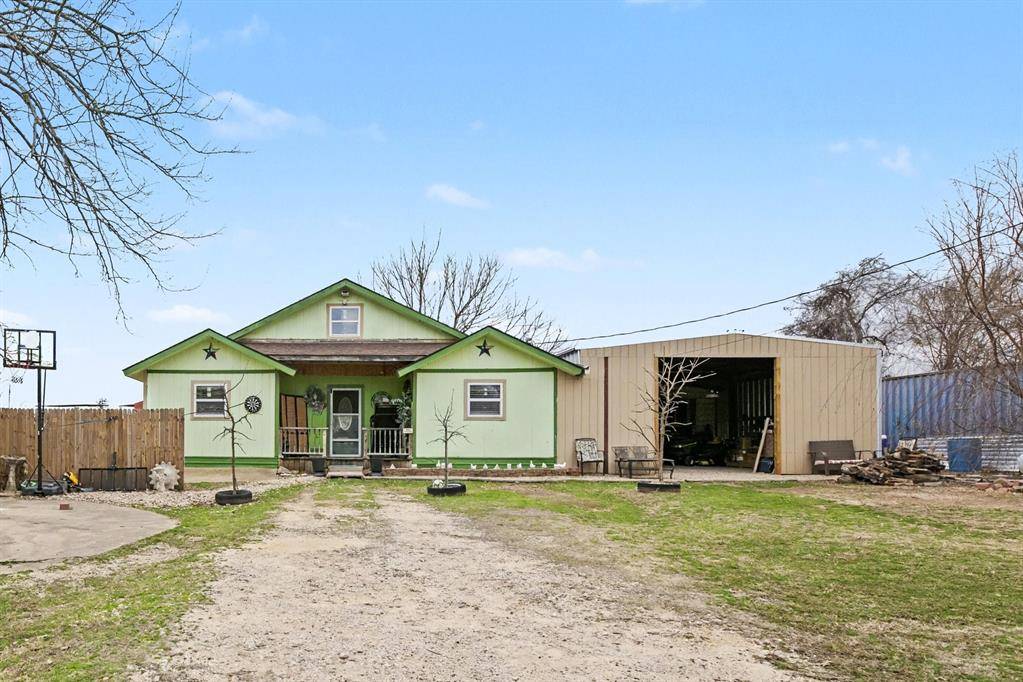 205 Davis Ranch Road, Alvarado, TX 76009