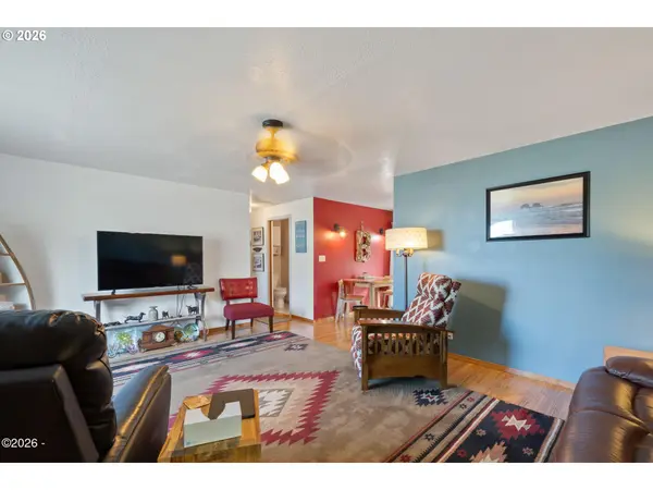 102 S OCEAN AVE, Rockaway Beach, OR 97136