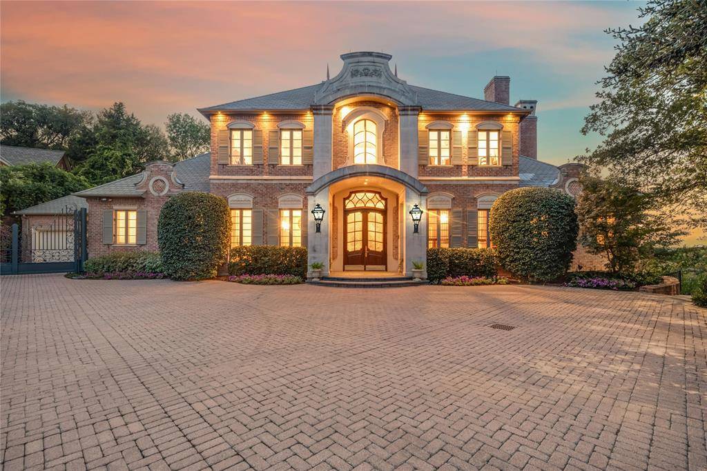 3004 W Shadow Drive, Arlington, TX 76006