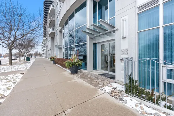 58 Marine Parade DR #707, Toronto W06, ON M8V 4G1